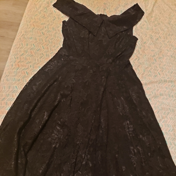 Party 👗 - Picture 2 of 2